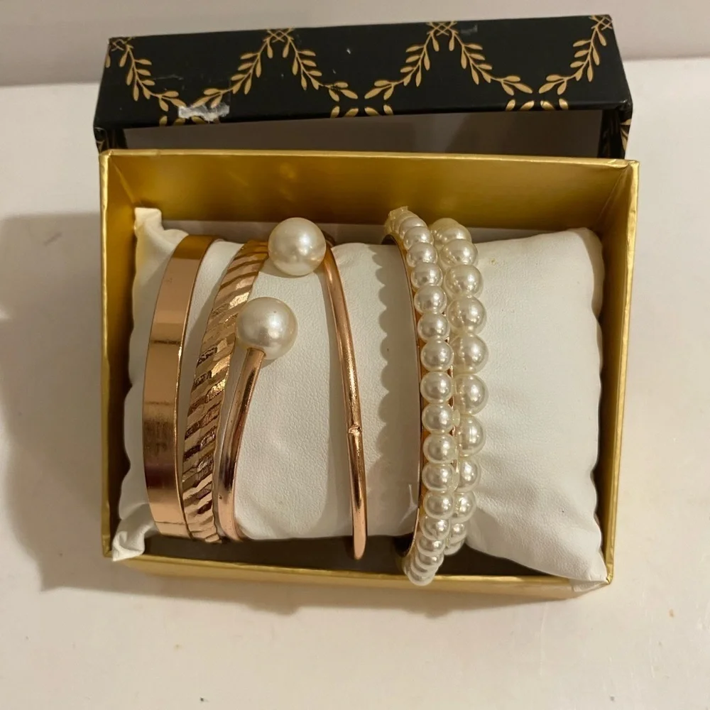 Elegant Pearl and Gold Bracelet Set (6) Bracelets (PF)